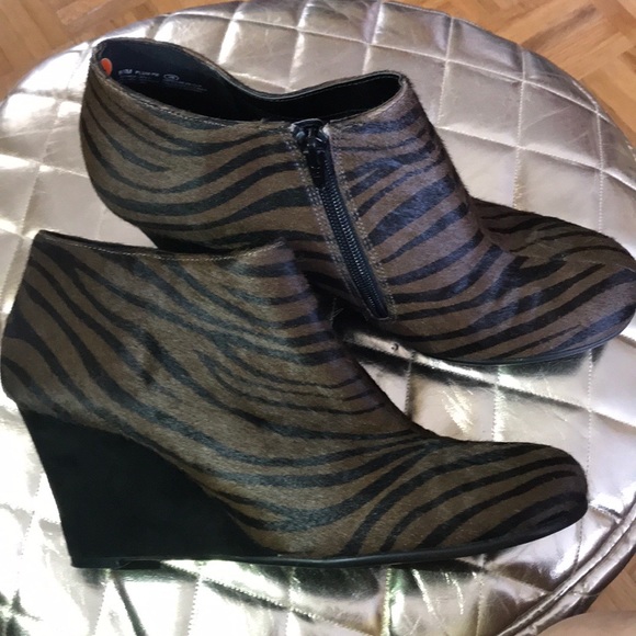 Aerosoles Heel Crest animal print wedge booties - Picture 4 of 5